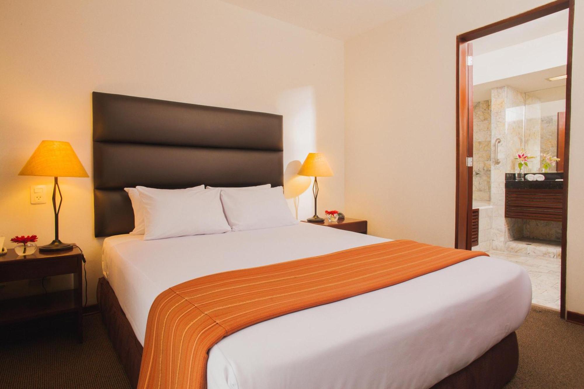 La Paz Apart Hotel Лима Екстериор снимка