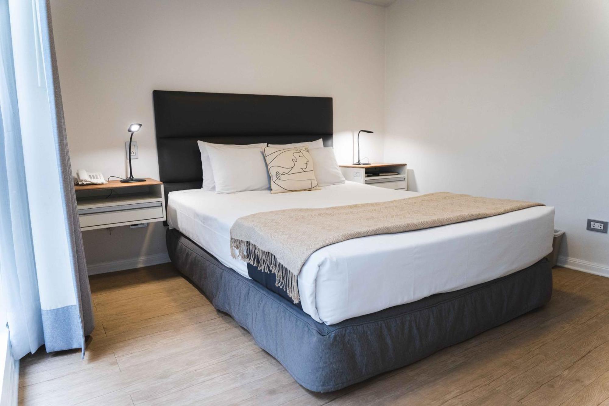 La Paz Apart Hotel Лима Екстериор снимка